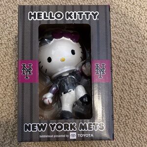 Hello Kitty New York Mets Bobblehead